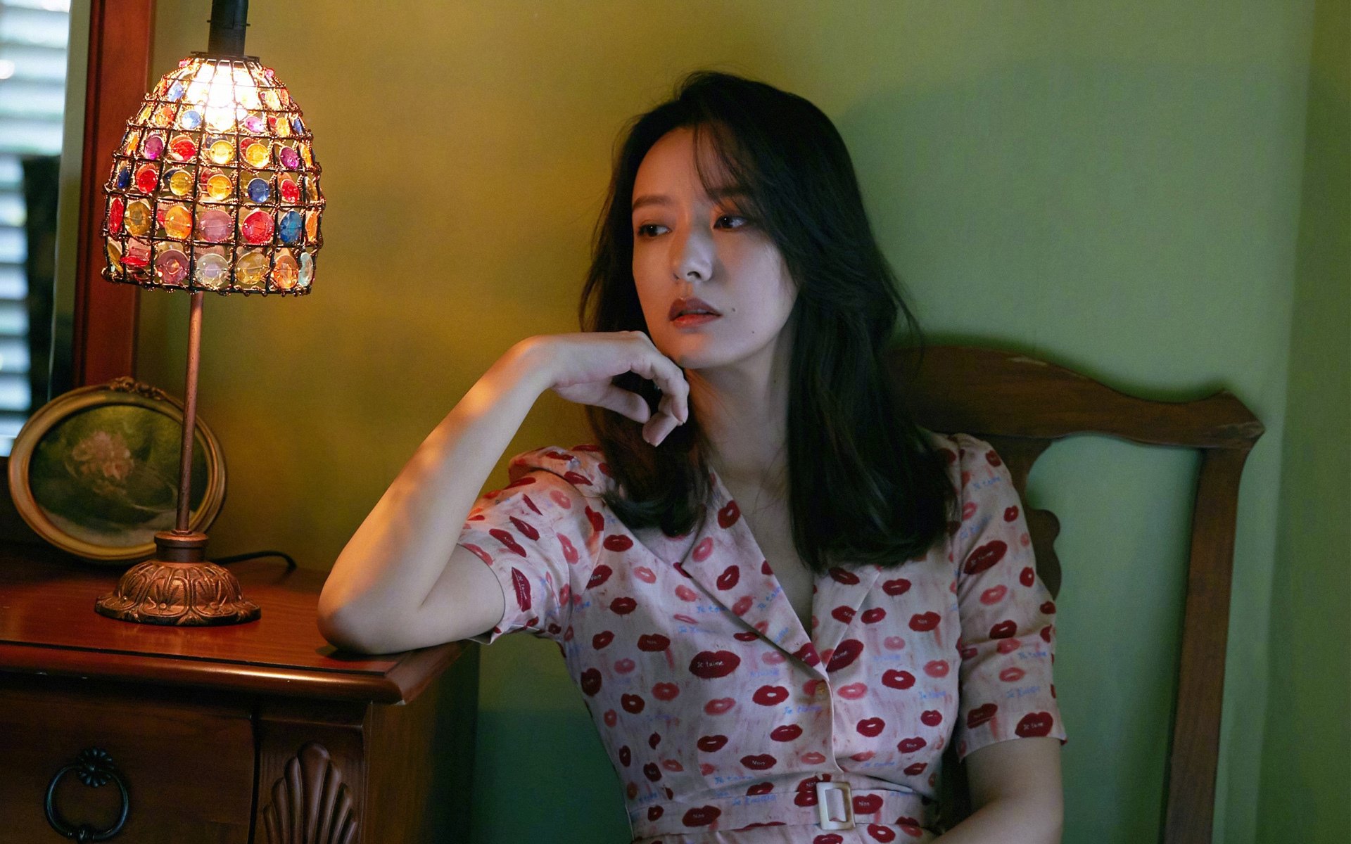 蓝黑利刃刺破紫色迷雾,劳塔罗巨星闪光与佛罗伦萨的节奏统治