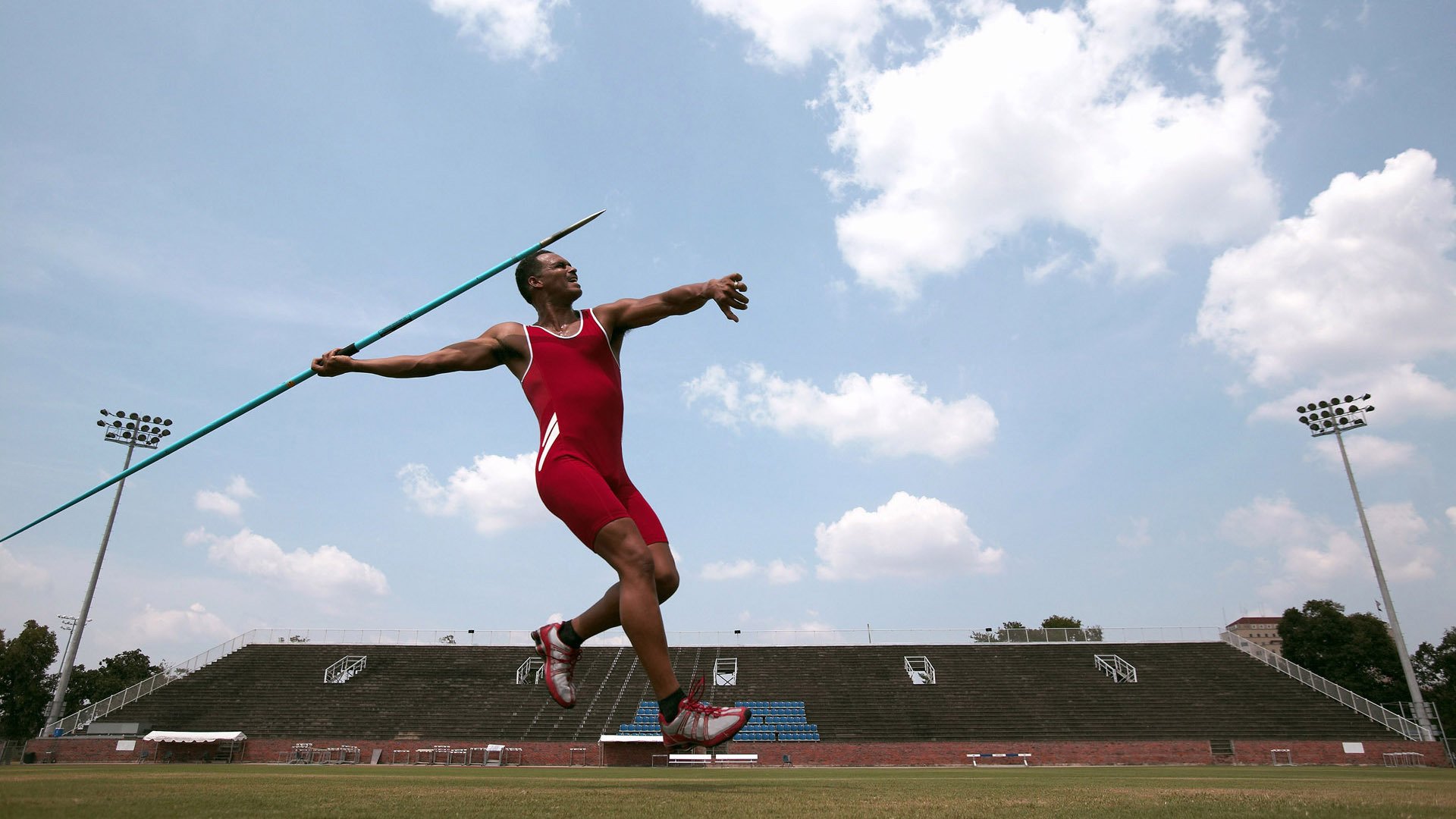 时间切片,黄蜂蛰醒的夜与武切维奇缝合的黎明